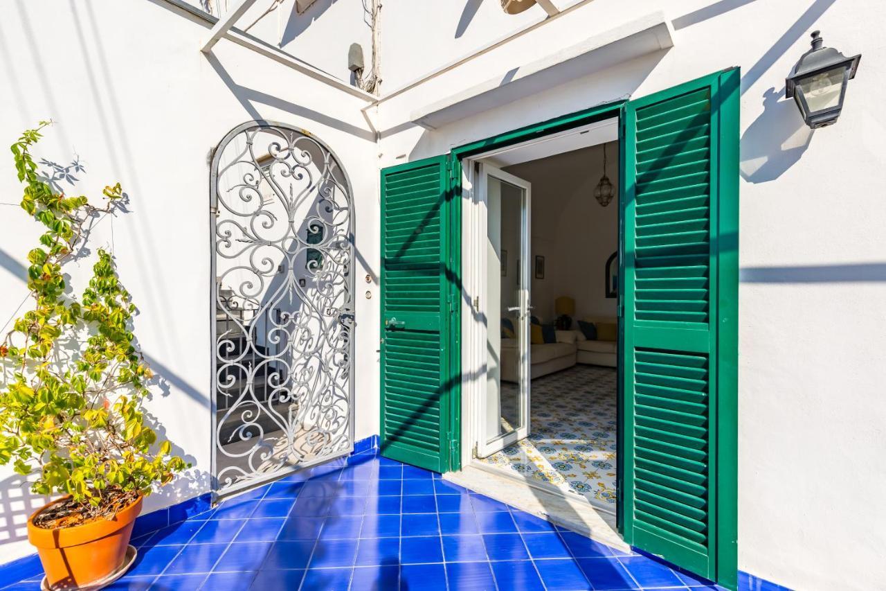 Capri Turquoise By Napoliapartments Exterior photo