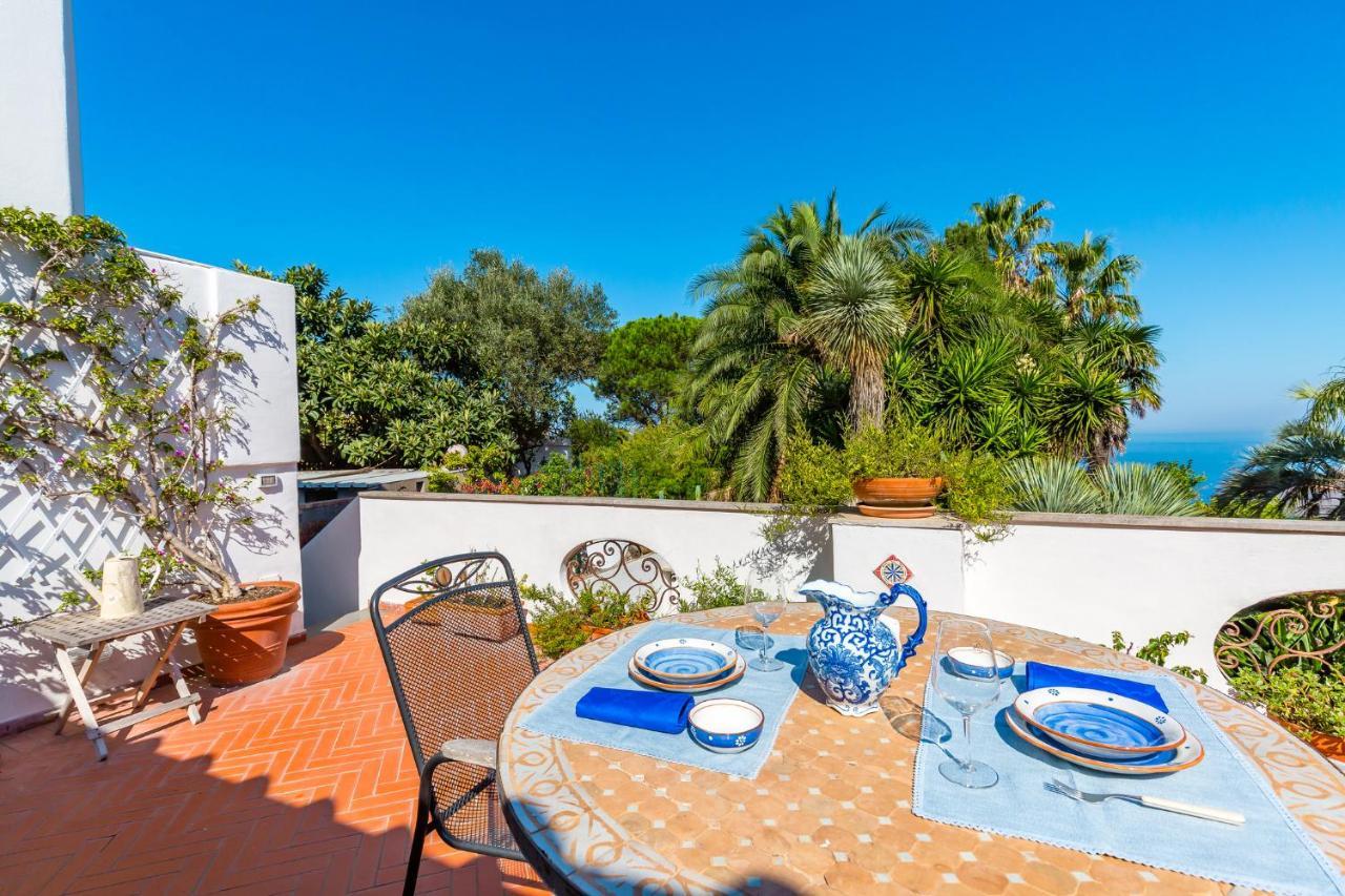 Capri Turquoise By Napoliapartments Exterior photo