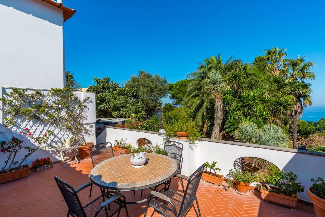 Capri Turquoise By Napoliapartments Exterior photo