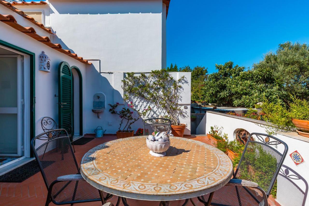 Capri Turquoise By Napoliapartments Exterior photo